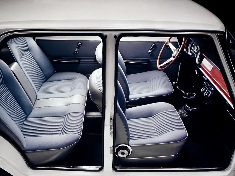 Интерьер Alfa Romeo Giulia Super (105.26) 1968 года  (фото 9 из 9)